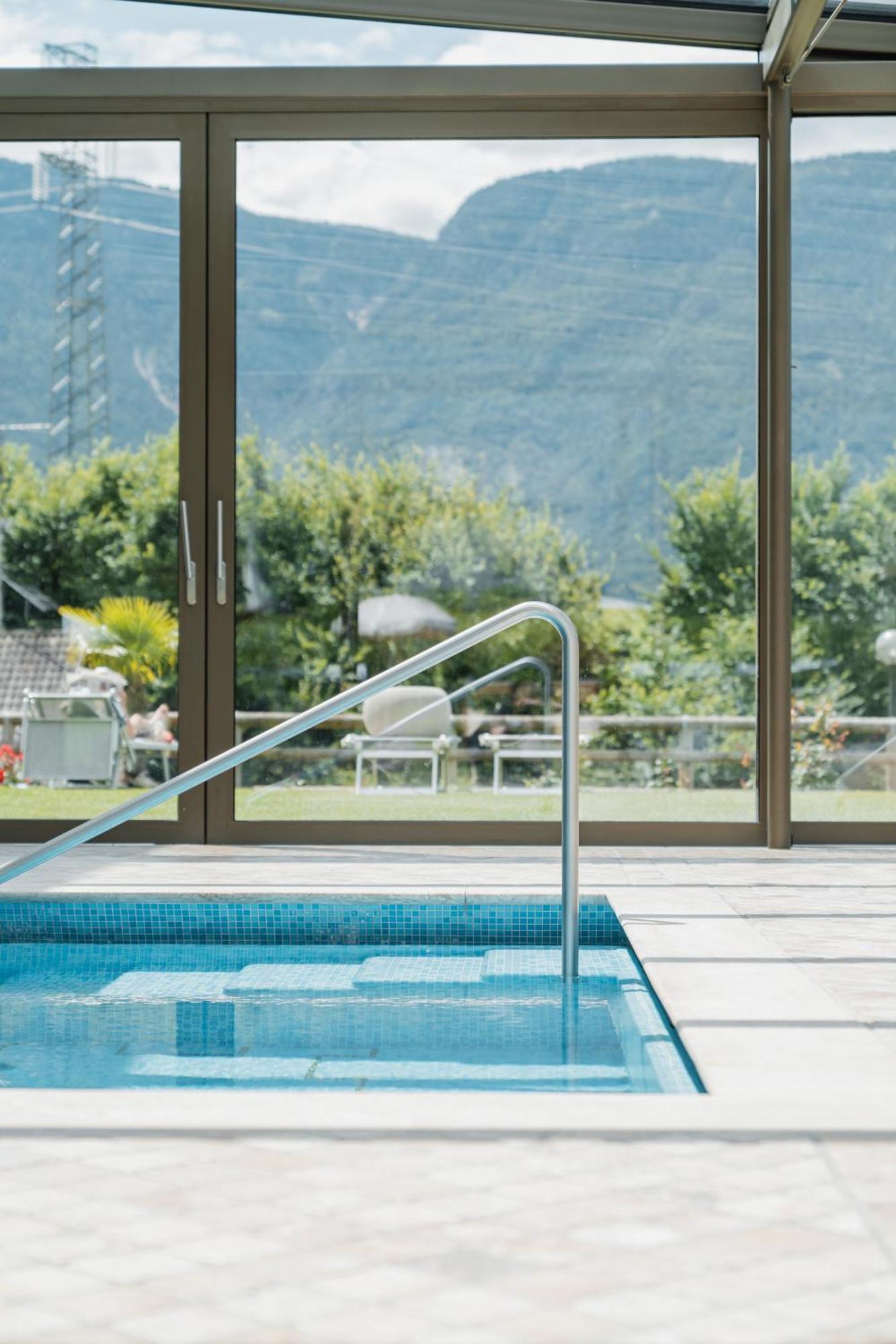 Hotel Girlanerhof Eppan an der Weinstraße Buitenkant foto