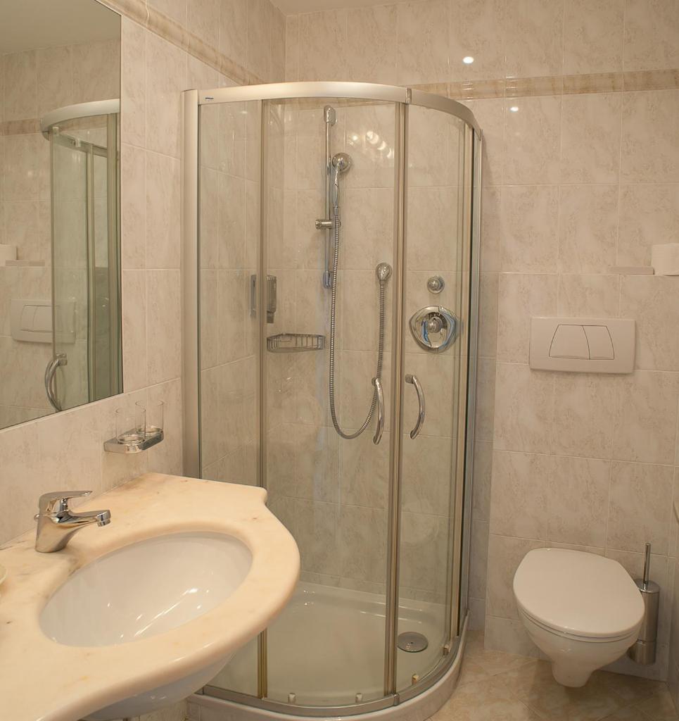 Hotel Girlanerhof Eppan an der Weinstraße Kamer foto