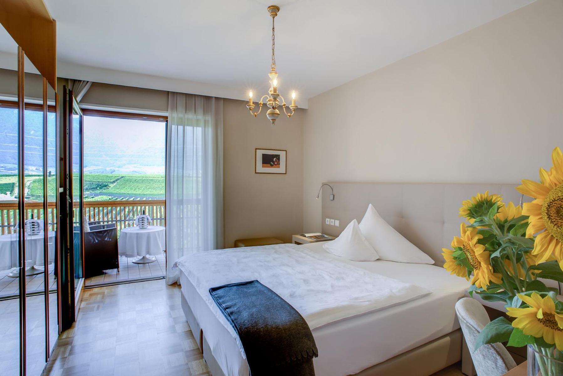 Hotel Girlanerhof Eppan an der Weinstraße Kamer foto